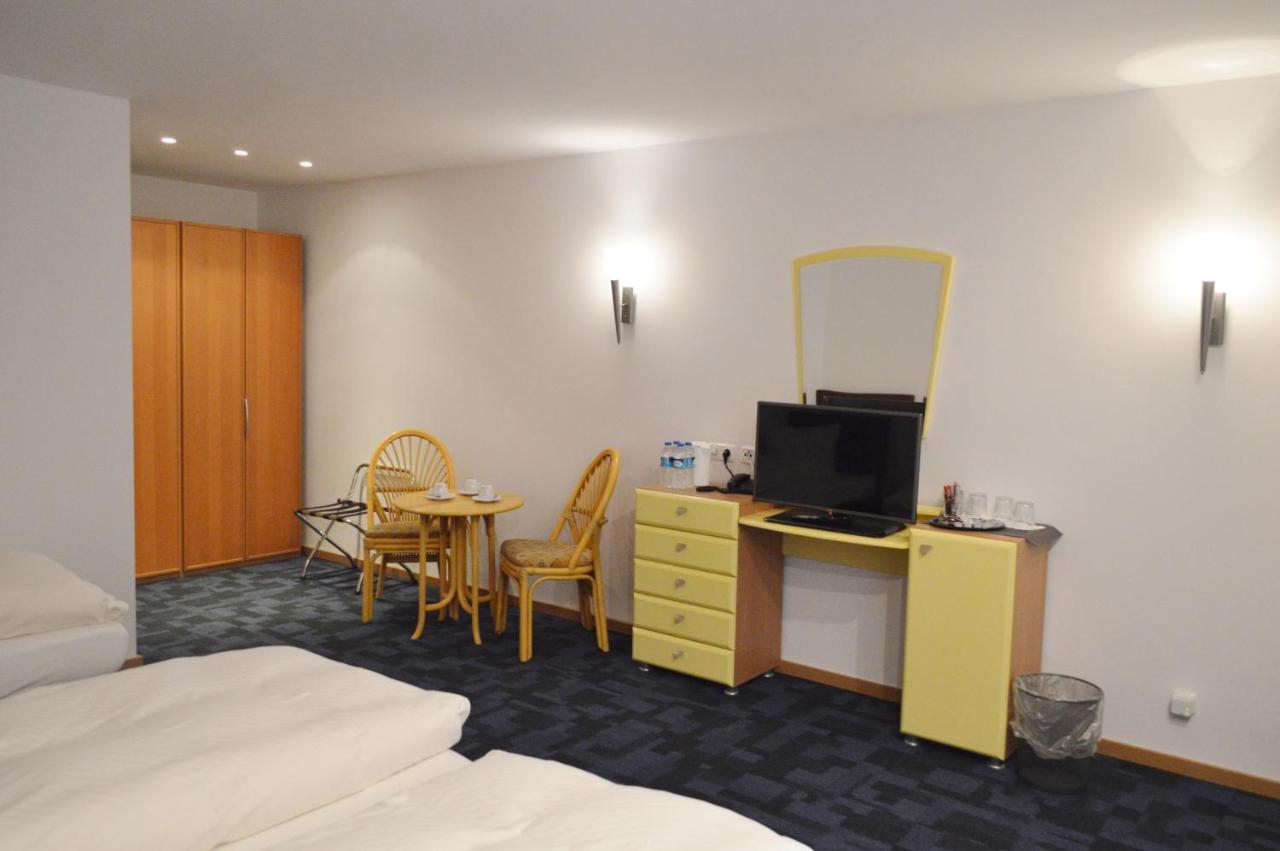 Hotel B8 Voerde Экстерьер фото