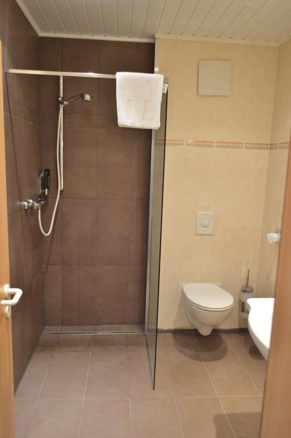 Hotel B8 Voerde Экстерьер фото