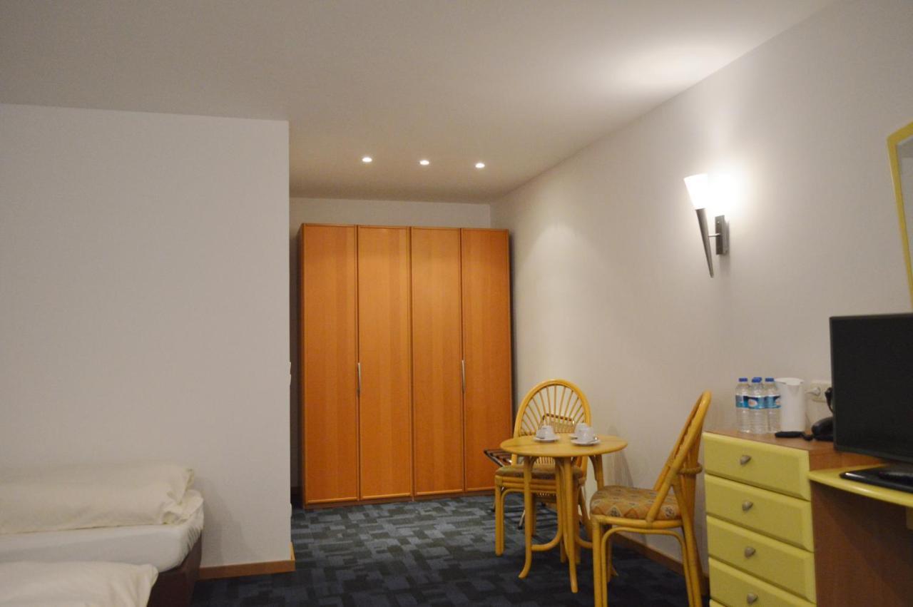 Hotel B8 Voerde Экстерьер фото